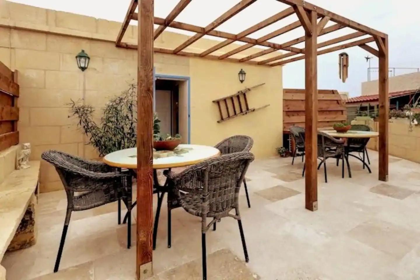 Historic Hideaways - 900 Year Old Converted Studios Victoria Exterior foto