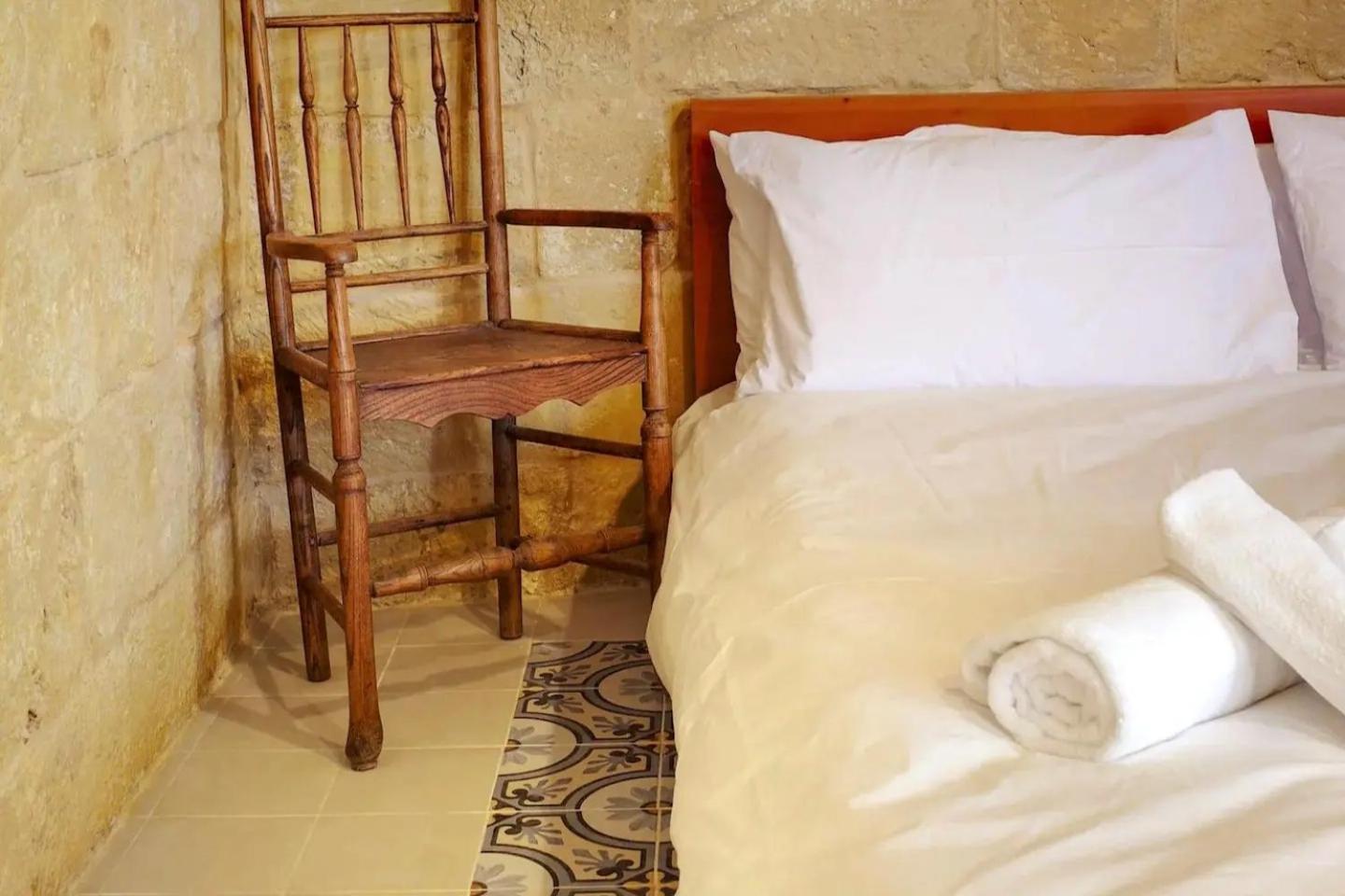 Historic Hideaways - 900 Year Old Converted Studios Victoria Exterior foto