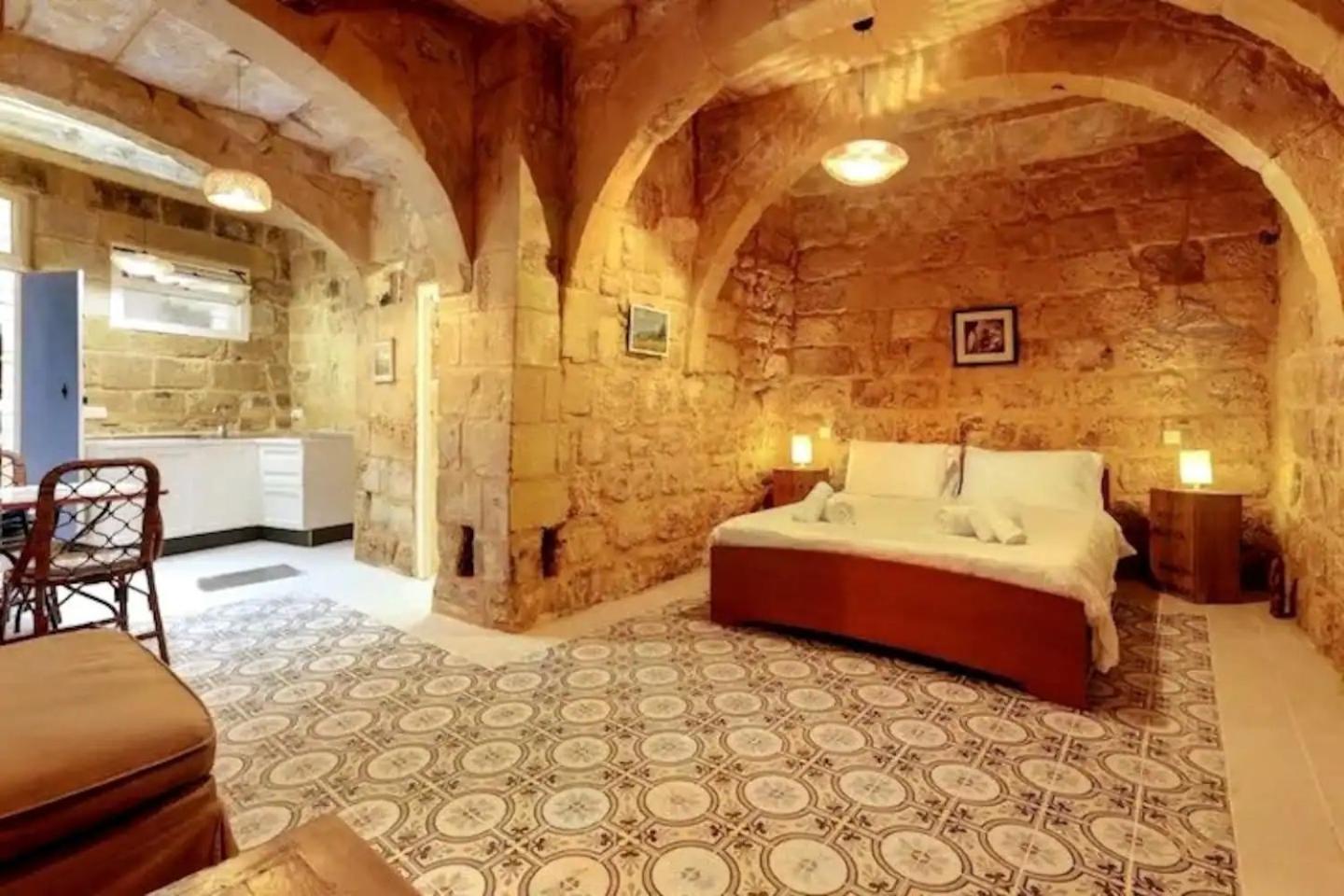 Historic Hideaways - 900 Year Old Converted Studios Victoria Exterior foto