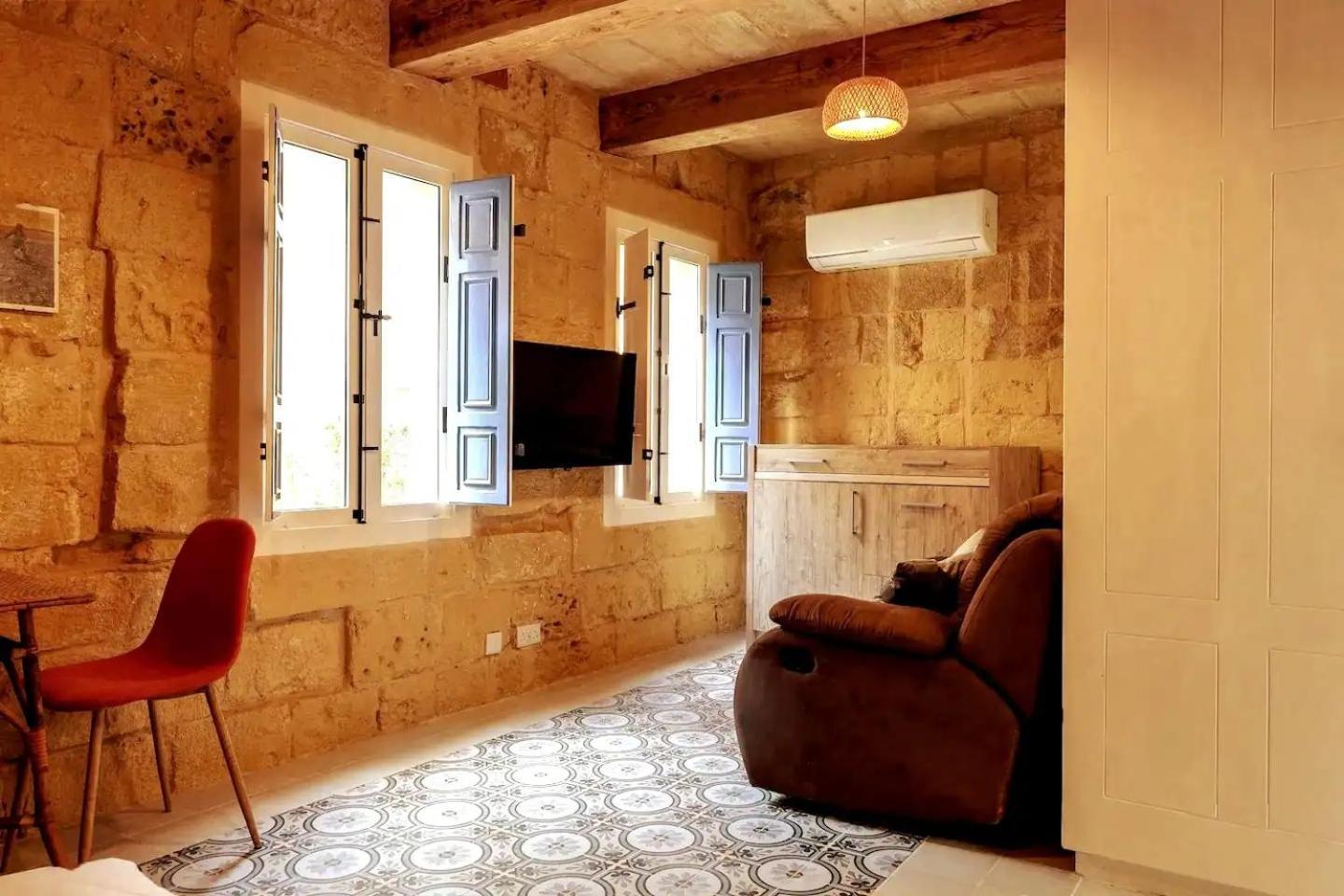 Historic Hideaways - 900 Year Old Converted Studios Victoria Exterior foto
