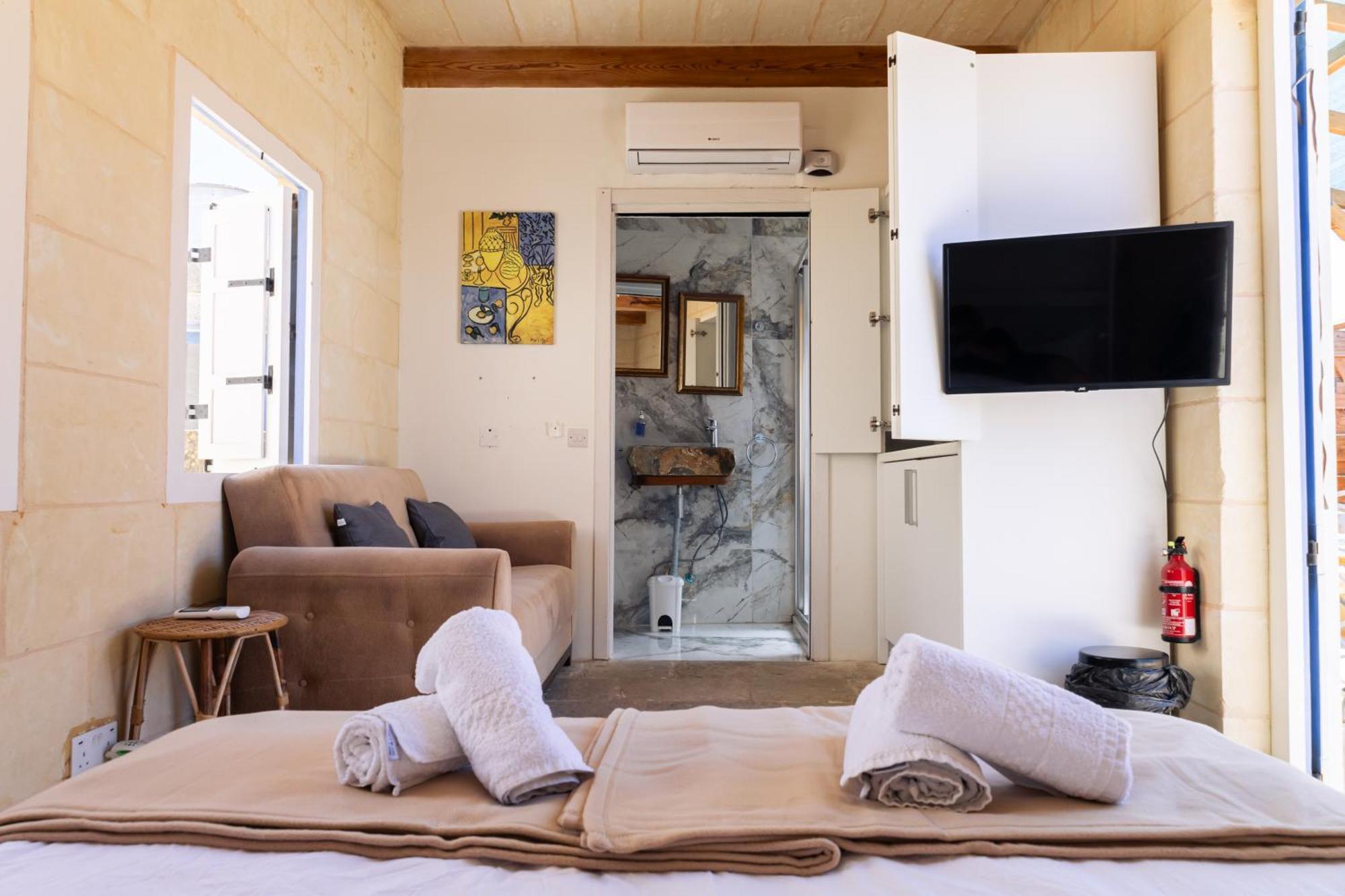 Historic Hideaways - 900 Year Old Converted Studios Victoria Exterior foto
