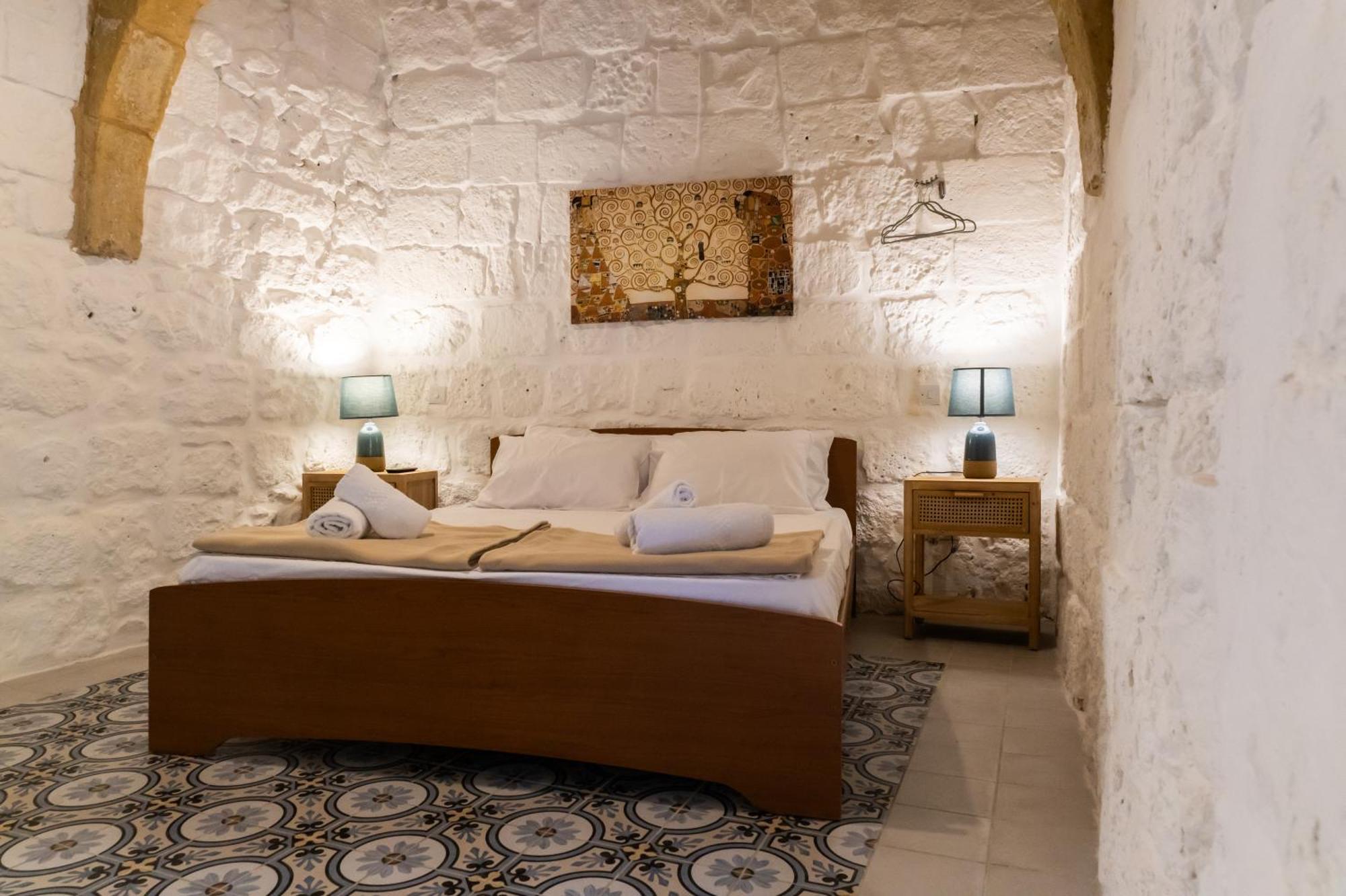 Historic Hideaways - 900 Year Old Converted Studios Victoria Exterior foto